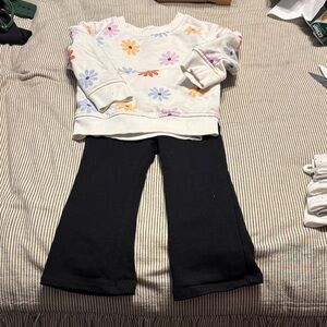 Floral Sweatshirt and Black Pants Set 2T